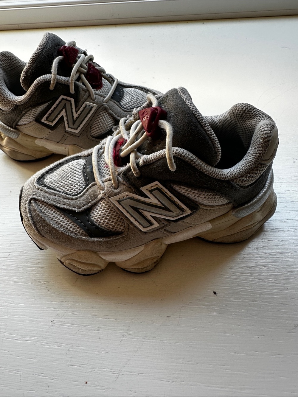 New Balance 9060 baby gender neutral Gray  Lace-Toggle Sneakers size 6c